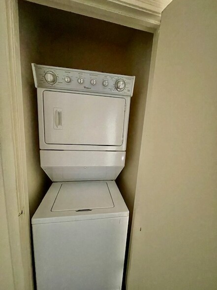 Building Photo - 600 Bagby Ave