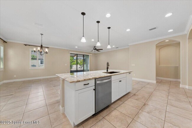 Building Photo - 2721 Casterton Dr