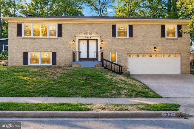 Building Photo - 4223 Avon Dr
