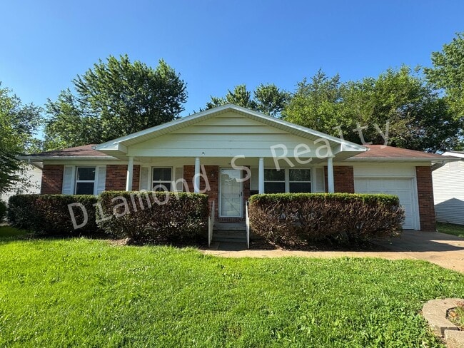 Primary Photo - Charming 3 Bedroom Home Available Now