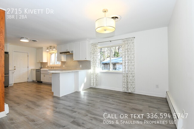 Building Photo - 2715 Kivett Dr