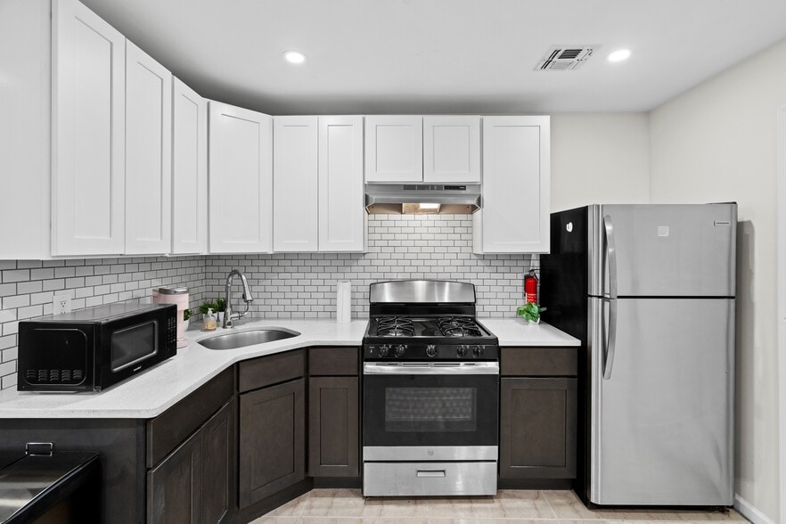 Building Photo - 303 Arlington Ave