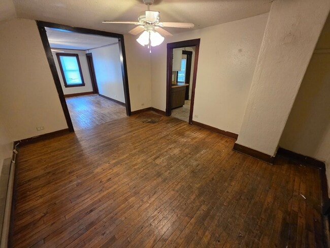 Building Photo - 703 Jones St