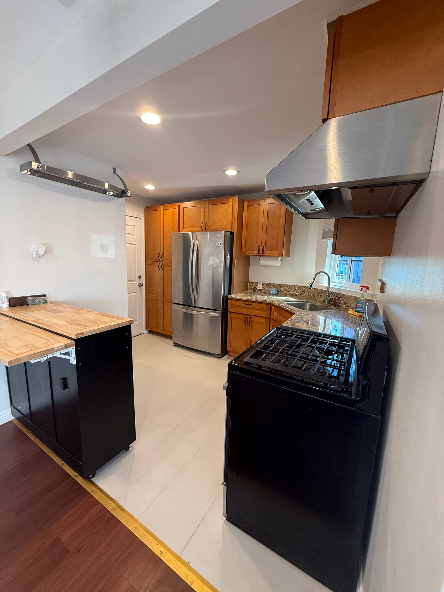 Building Photo - 410 N Glenwood Pl