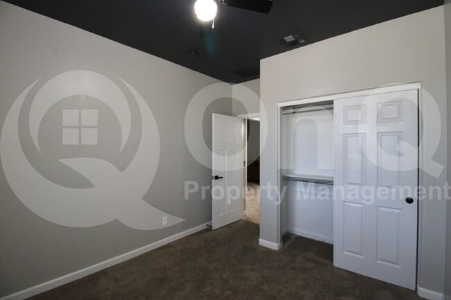 Building Photo - 24758 W Huntington Dr