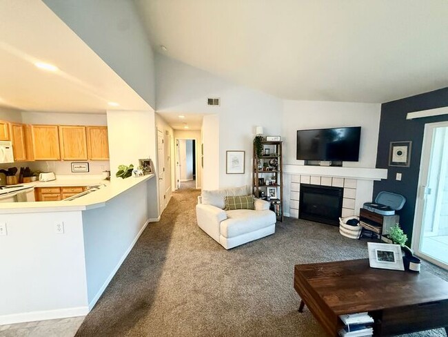 Building Photo - Beautiful 2 bedroom, 2 Bath Condo with 1 Car Detached Garage in Southwest Fort Collins, CO