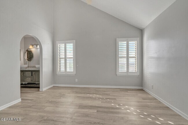 Building Photo - 1049 Desierto Luna St