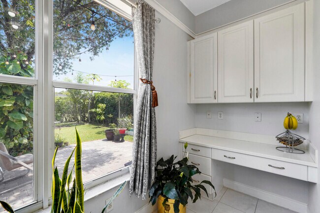 Building Photo - 19084 Skyridge Cir
