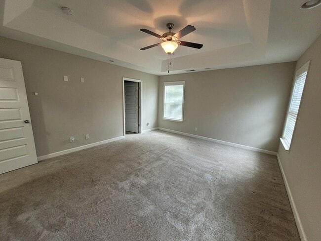 Building Photo - Beautiful 4 Bedroom, 2.5 Bath Home