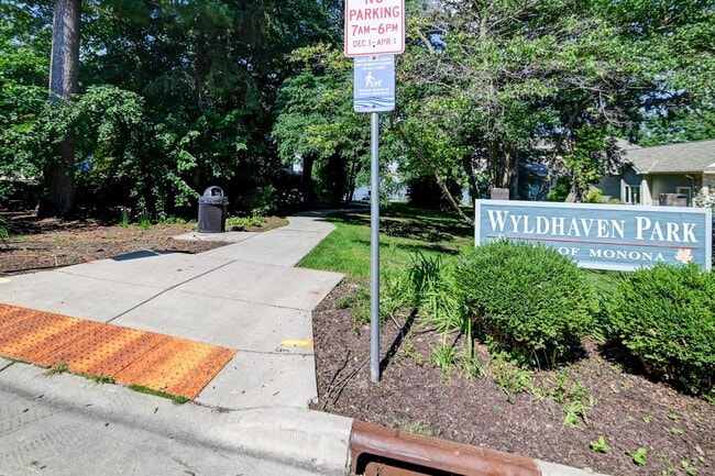 Building Photo - Charming 2-bed/1-bath Steps From Lake Monona