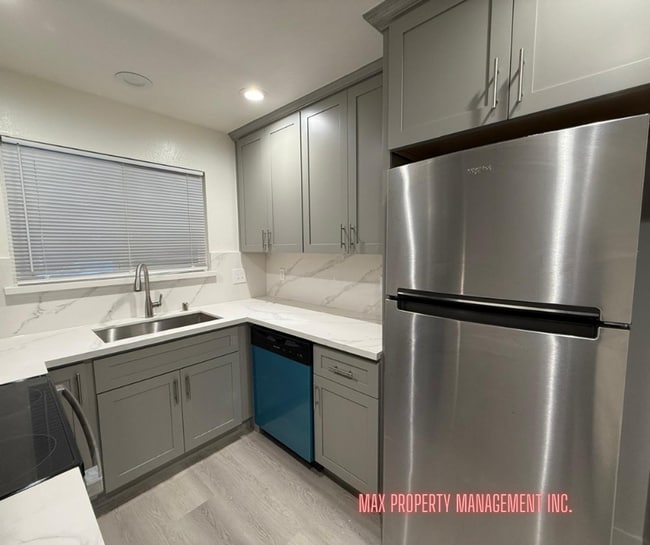 Building Photo - Charming and Spacious 4-Bedroom Home for Rent in South San Francisco!