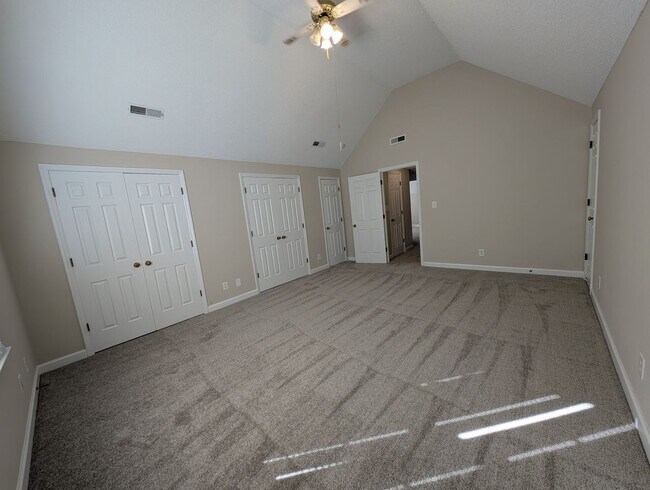 Building Photo - Gorgeous Brick 4 bedroom, 4 bathroom home located in the Farmwood community in Minthill!