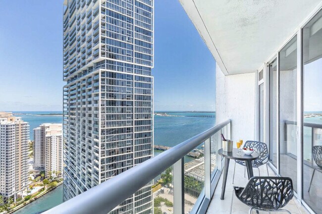 Building Photo - 485 Brickell Ave