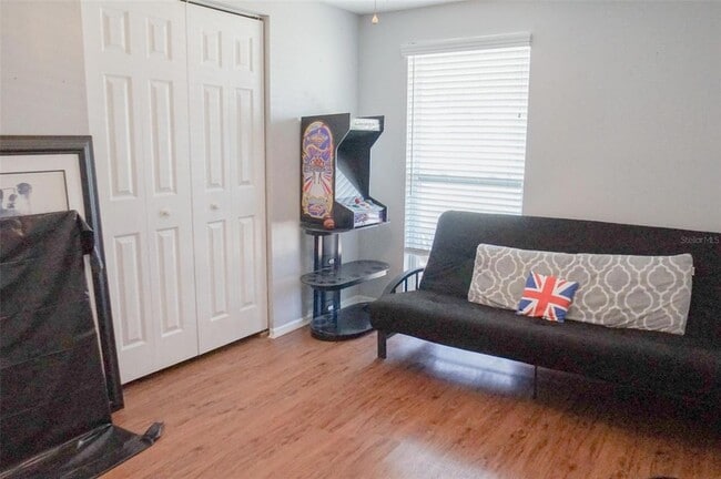 Building Photo - 1032 Hollywood Ave