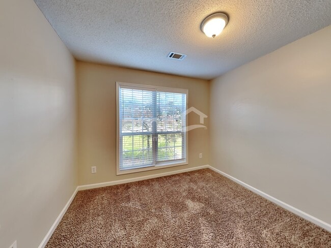 Building Photo - 2725 Freemans Walk Dr