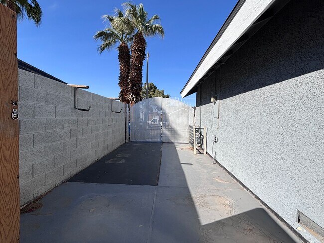 Building Photo - NO HOA!!!  Single Story Home with 4 Bedrooms - Remodeled! Beautiful Backyard! Extra Storage Space...