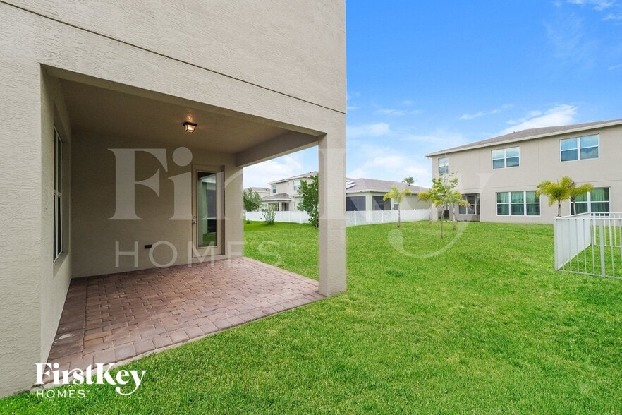 Building Photo - 1183 NW Leonardo Cir