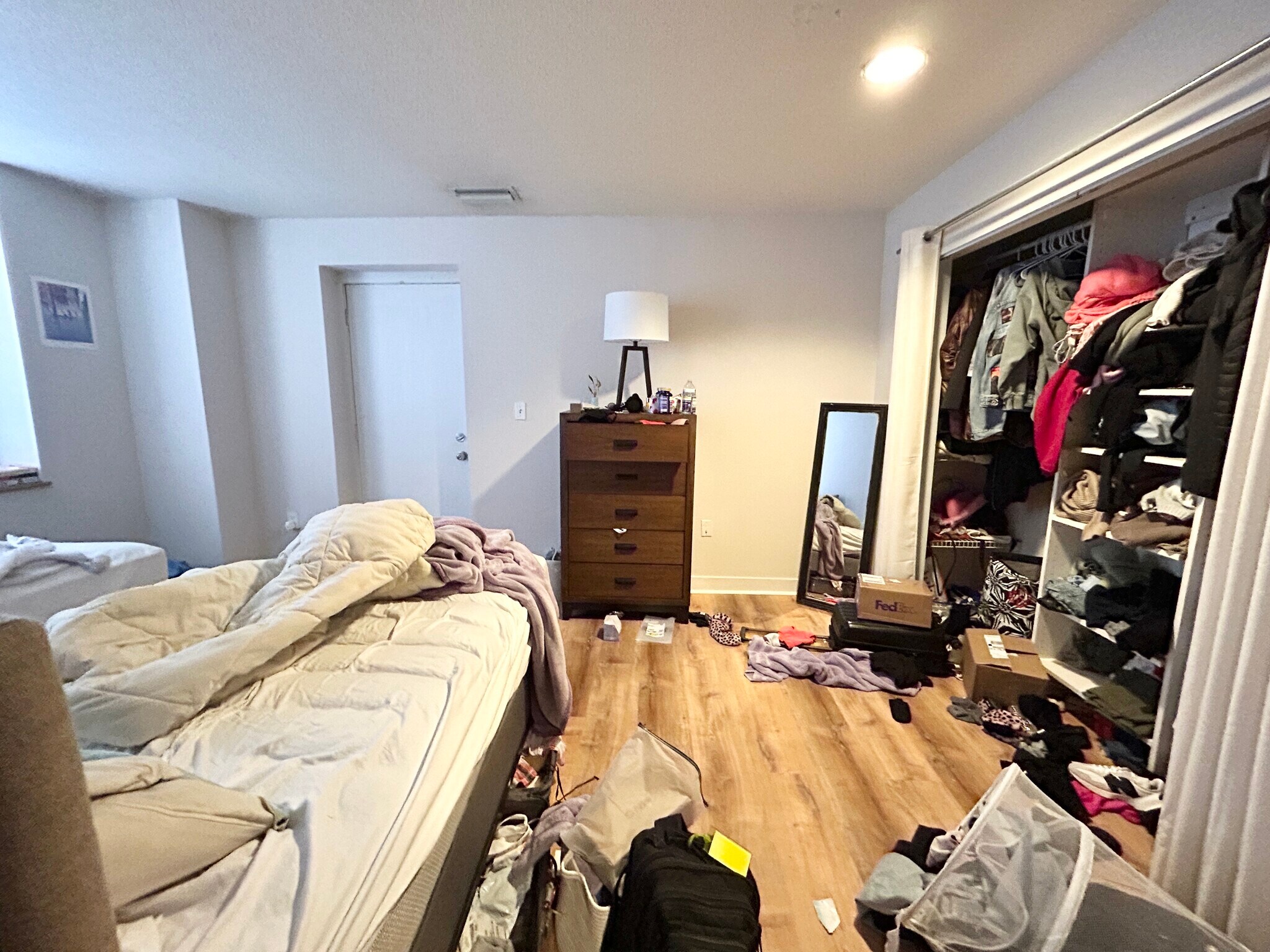 Building Photo - 52 Gainsborough St