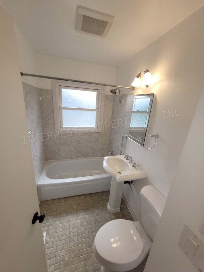 Building Photo - Beautiful 3 bdrm Home w/ a remodeled kitchen, stainless appliances, deck, yard and more!!!