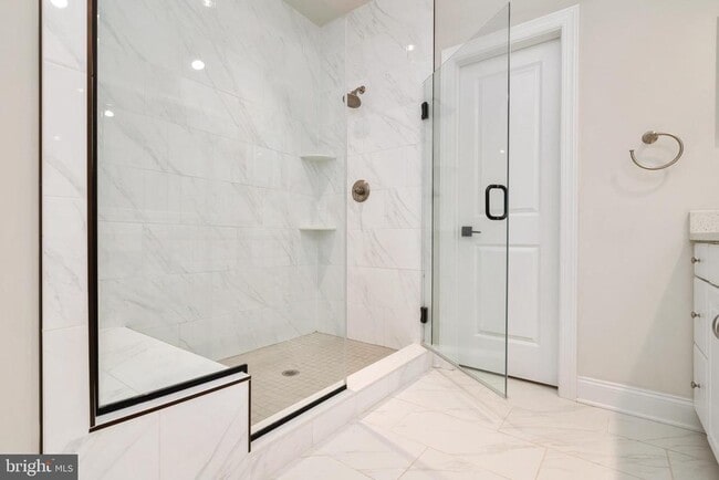 Building Photo - 8631 St Anthony Dr