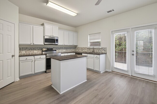 Building Photo - 1805 Liberty Pkwy NW