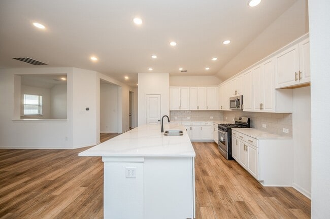 Building Photo - 42514 Summer Crst Rd