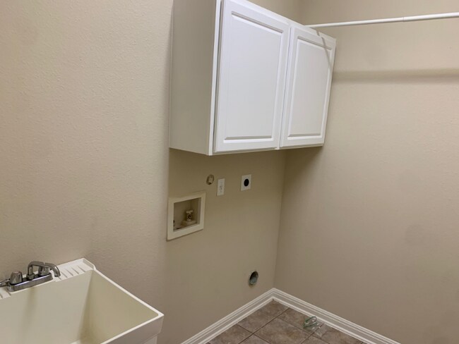 Building Photo - 137 Antler Cir