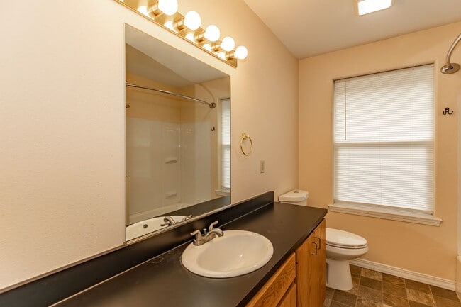 Building Photo - **MOVE IN SPECIAL!** Pet Friendly Charming 3 Bedroom Home with large office!