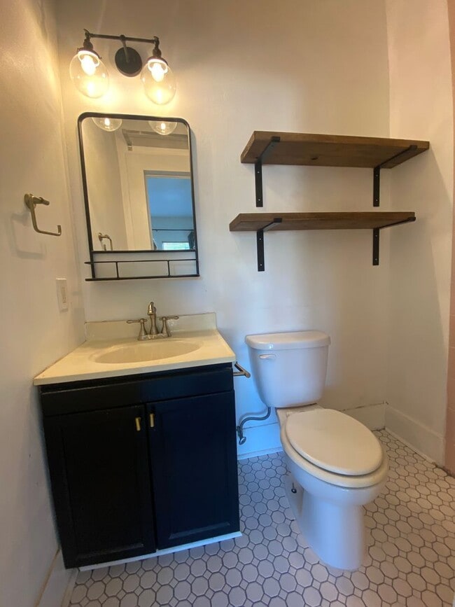 Building Photo - 2 BEDROOM WITHIN WALKING DISTANCE TO UMHB