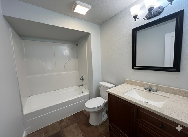 Building Photo - 33 Magnolia Ave SE