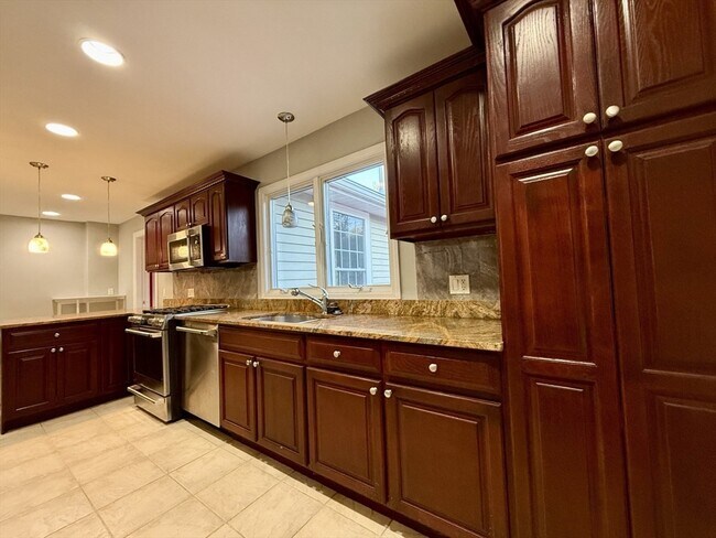 Building Photo - 3 Alaska Ave