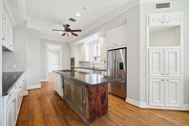 Building Photo - 6433 Sewanee Ave