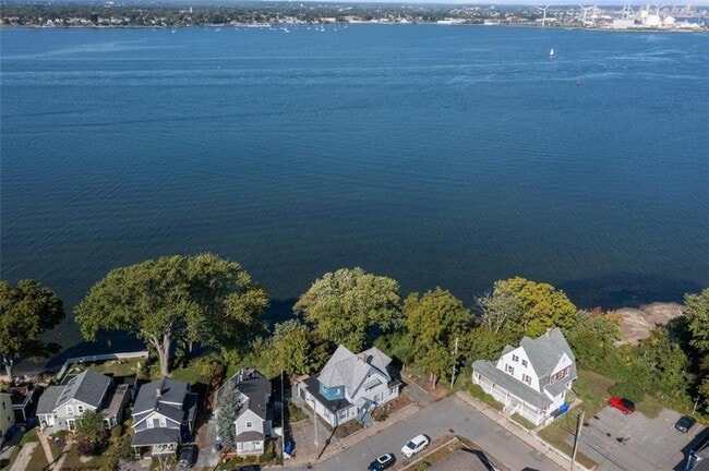 Building Photo - 2 Narragansett Ave