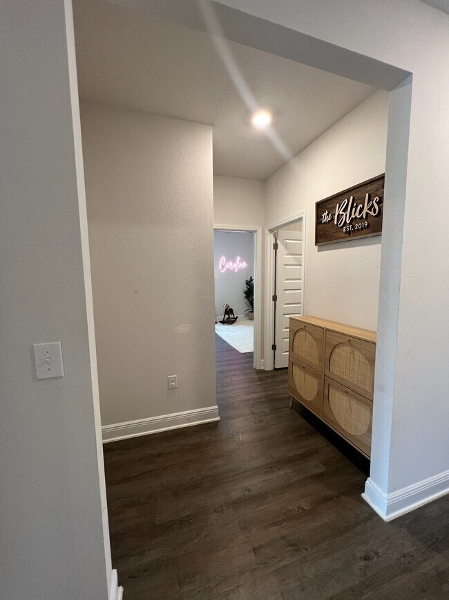 Building Photo - 8026 Burnside Lp