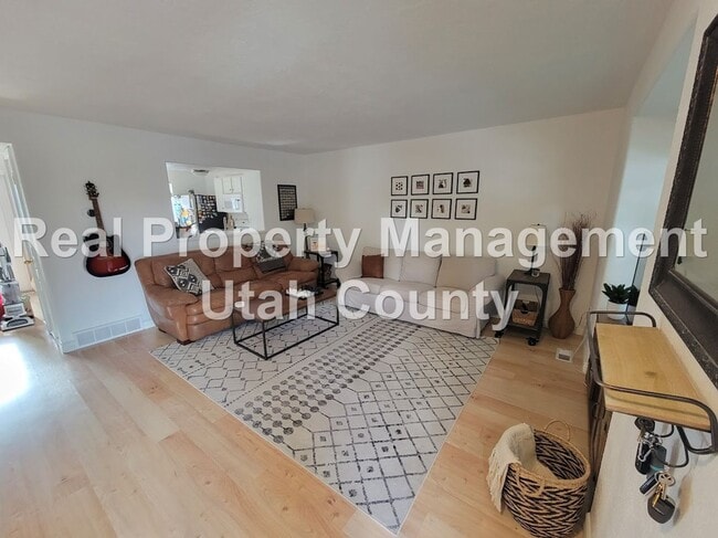 Building Photo - Eagle Mountain Townhouse