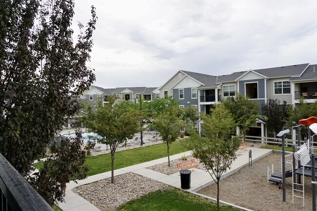 Building Photo - 14659 Bloom Dr