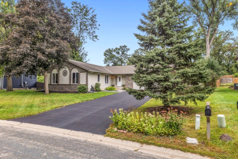 Primary Photo - 1227 Flicker Cir