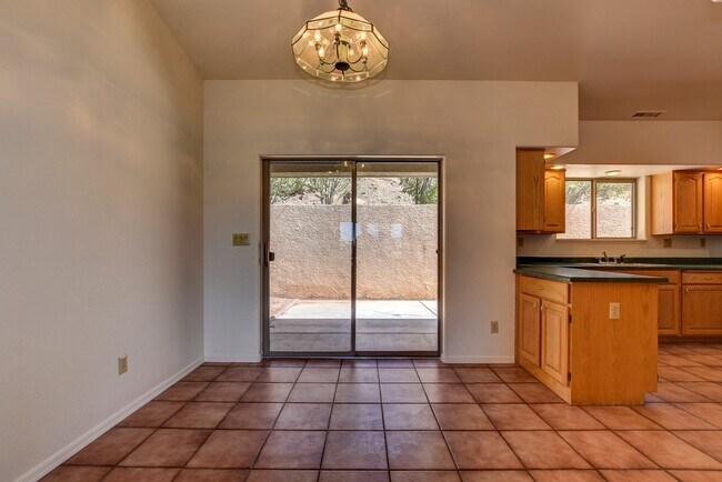 Building Photo - Large 3 bedroom 2 bathroom home in Prescott