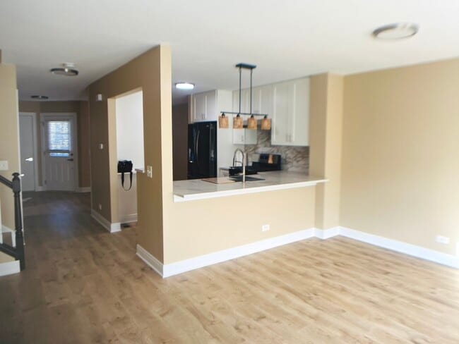 Building Photo - 1683 Vermont Dr