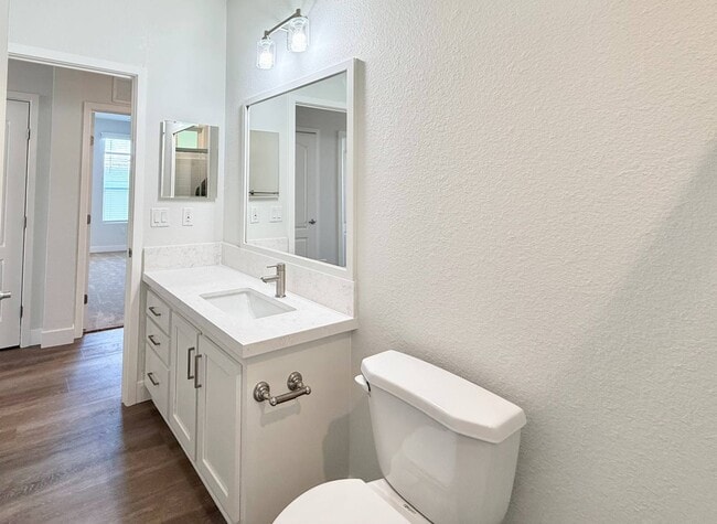 Building Photo - 44 Pine Via