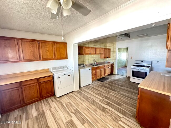 Building Photo - 7512 Kingman Dr