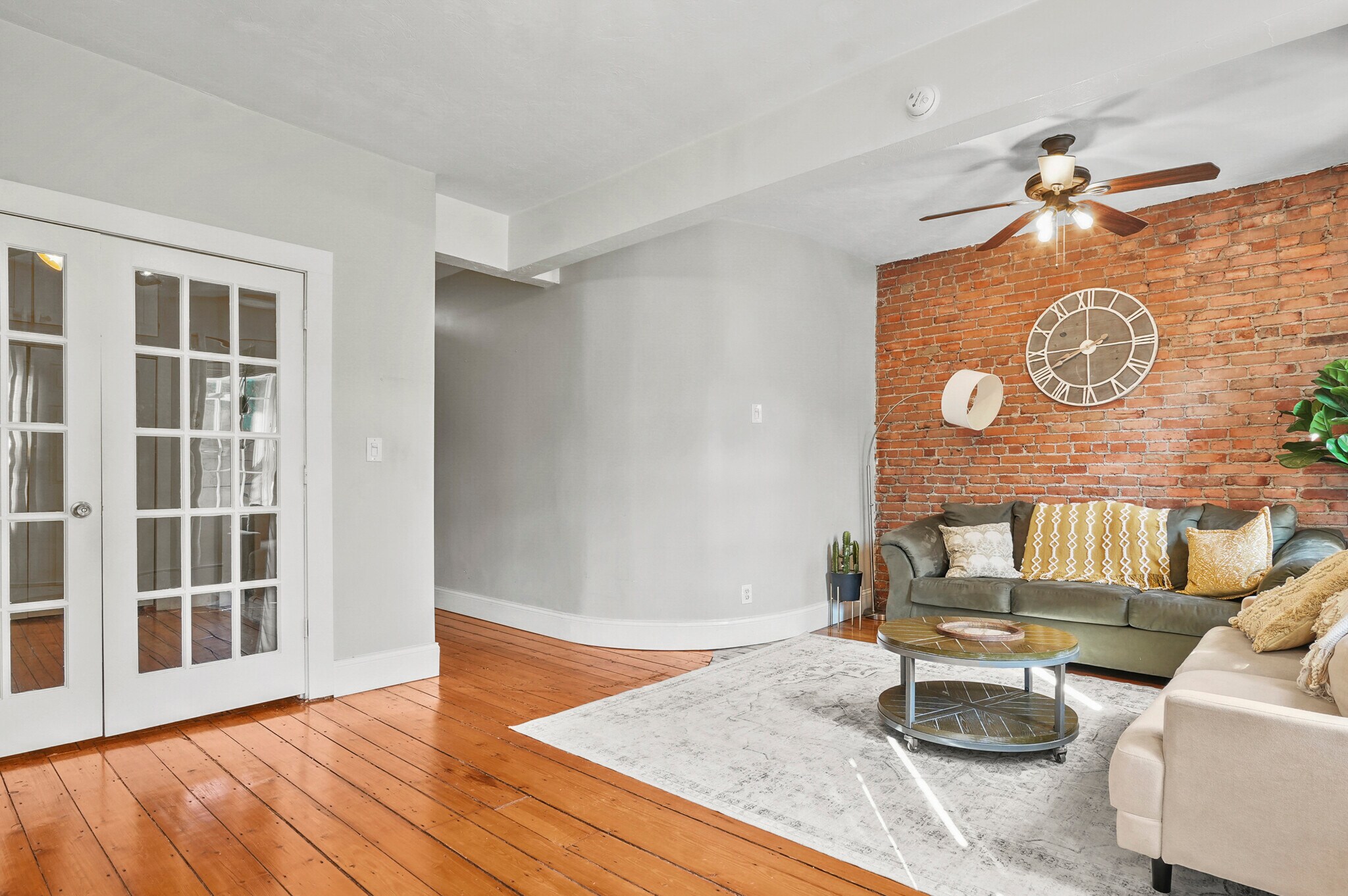 Building Photo - 60 Beacon St