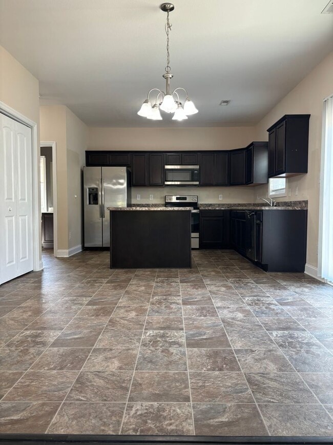 Building Photo - Sensational on Sundown