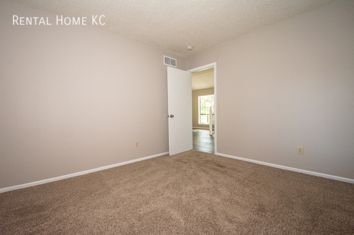 Building Photo - 8533 Goddard-