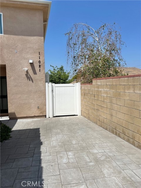 Building Photo - 11021 Whitegate Ave