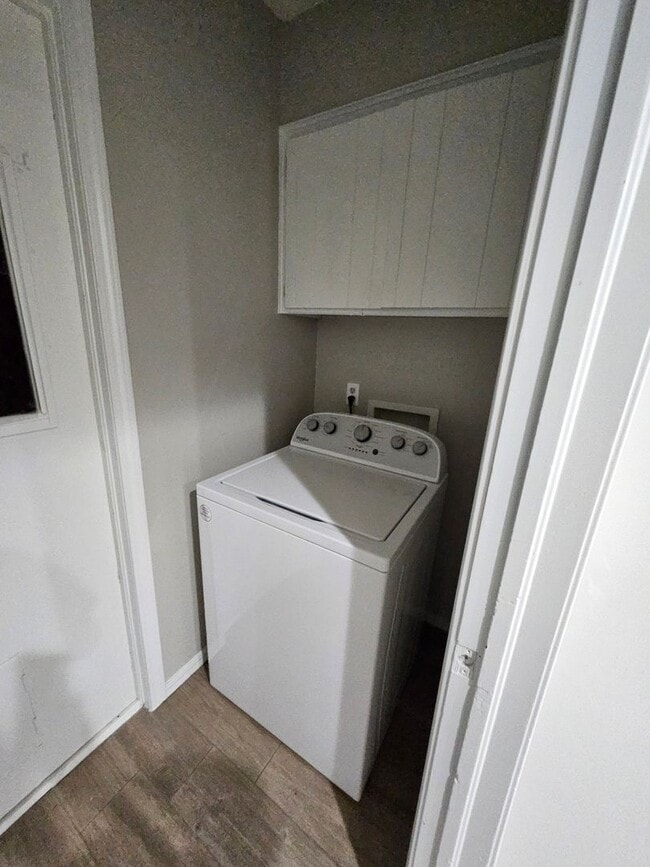 Building Photo - Beautiful 3 bed 2 bath house, Ready for Re...