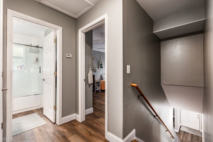 Building Photo - 857 W 200 S