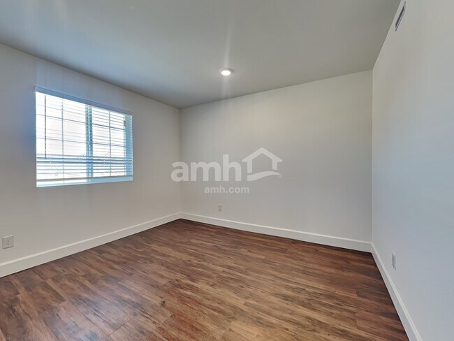 Building Photo - 4812 Blushing Star St