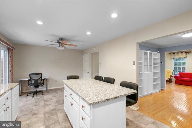 Building Photo - 2048 Pieris Ct