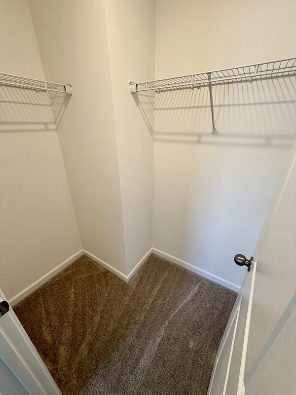 Building Photo - 261 Kenoot Dr